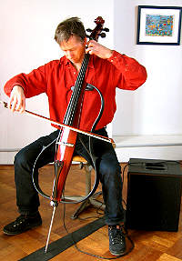 Eduard op Yamaha cello